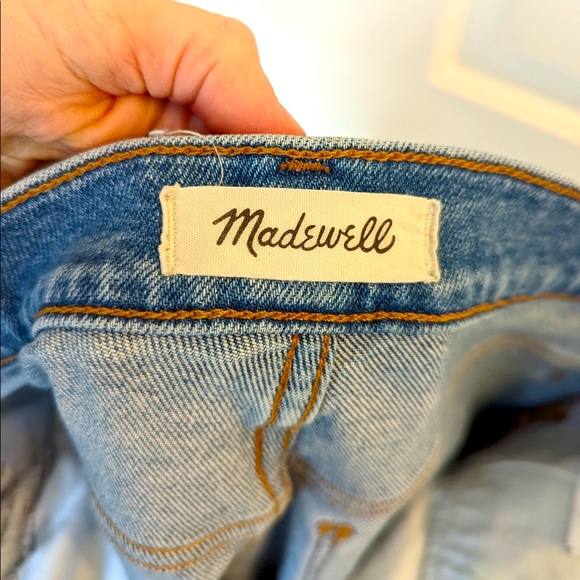Madewell Roadtripper Slim Boyjeans in Aylesbury Wash - Picture 4 of 6